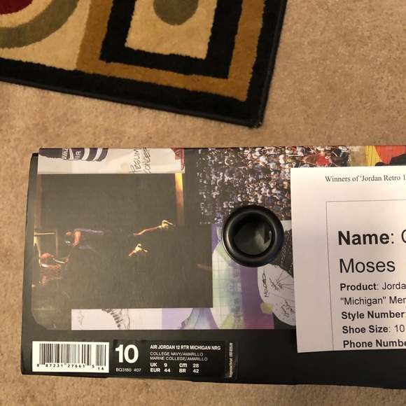 Air Jordan retro 12 Michigan - Picture 4 of 5